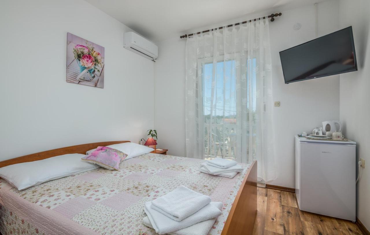 Rooms Valentino Vrh  Zewnętrze zdjęcie